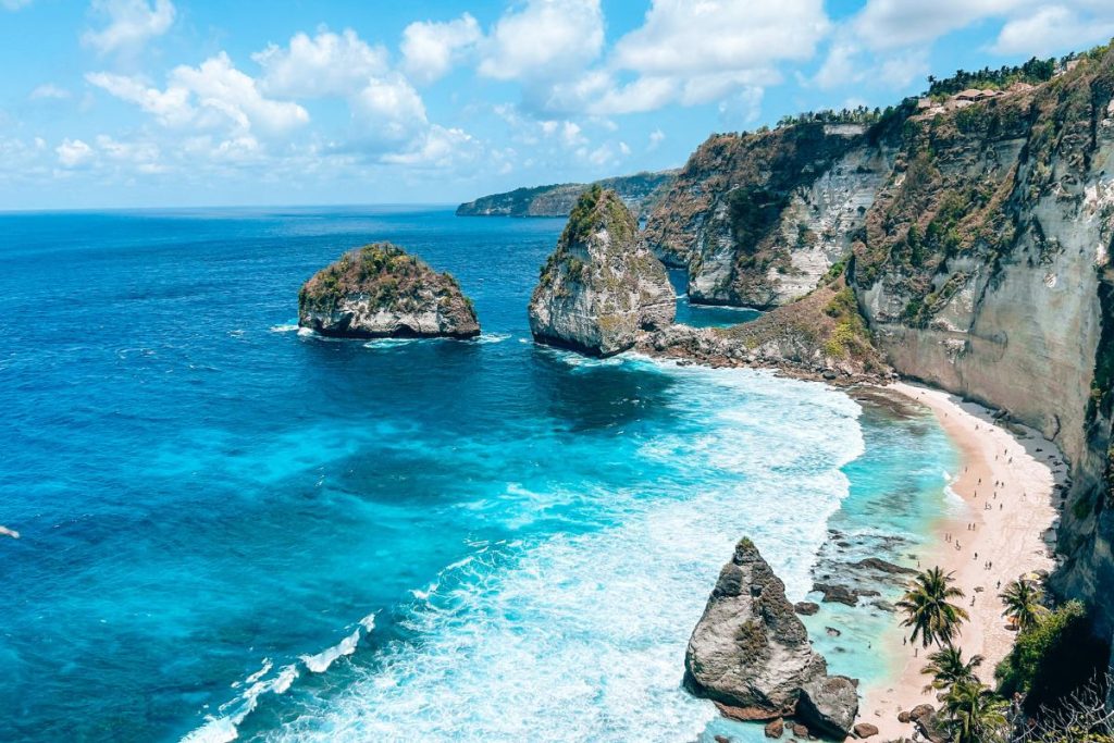 Best Bali Tours Worth Your Money (Updated 2025): Stunning coastal cliffs and turquoise waters at Diamond Beach in Nusa Penida, Bali, Indonesia. A must-see stop included in many of the best Bali tours for 2025.