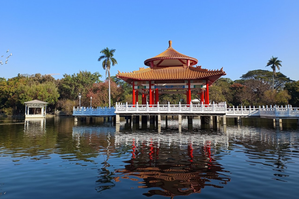 Tainan temple taiwan