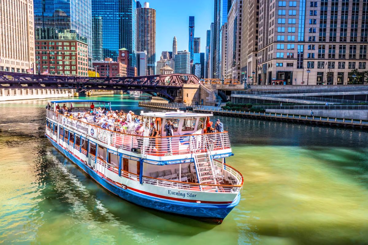 best places to visit in Chicago by Travel For Phoebe