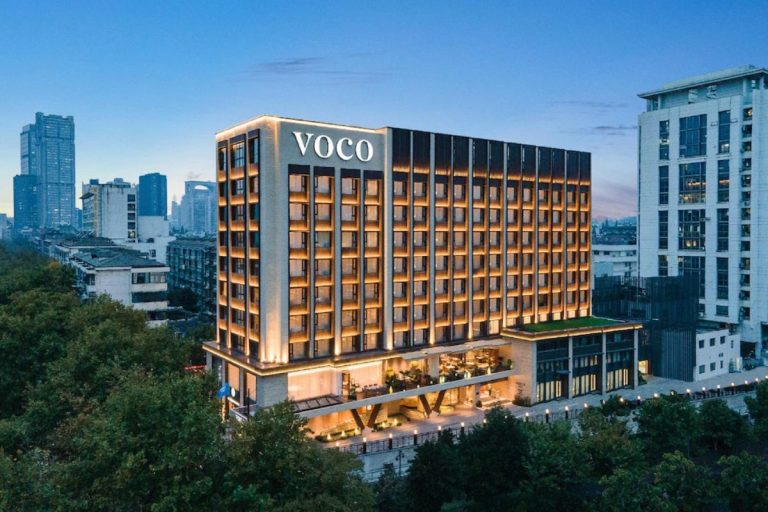 best hotels in Nanjing China near top attractions